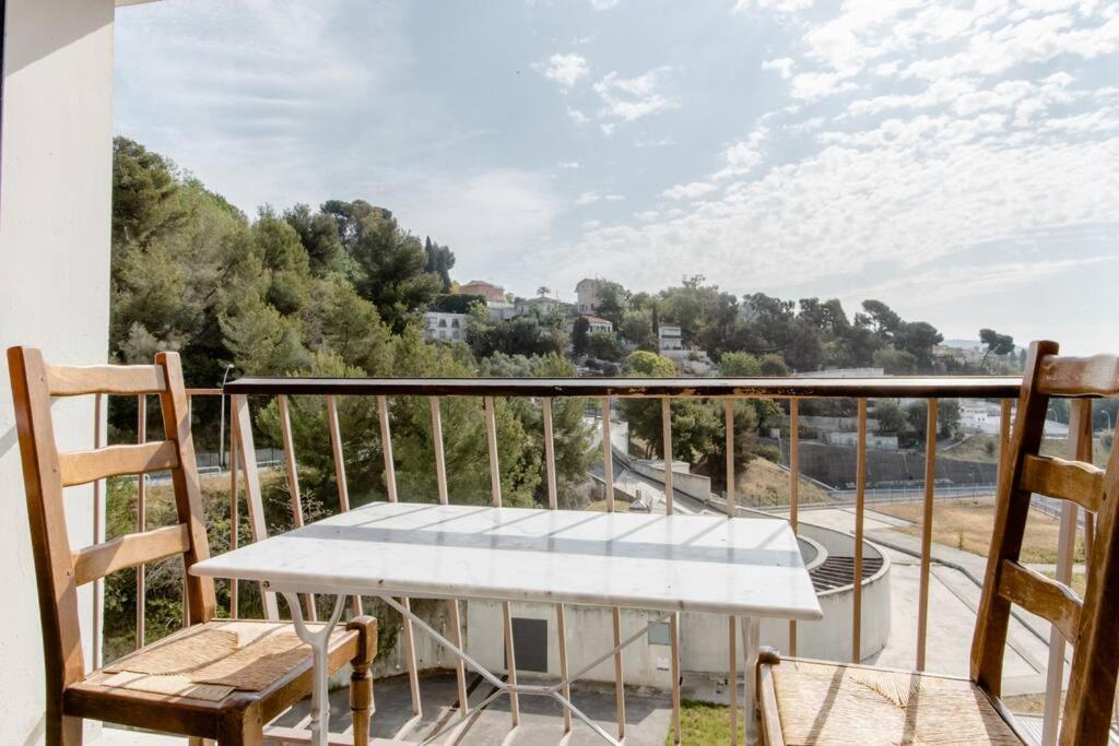 Private Room In Renovated Apartment - Tram 1 Min Walk Nice Exterior photo